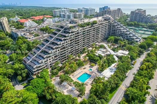 151 Crandon Blvd # 525