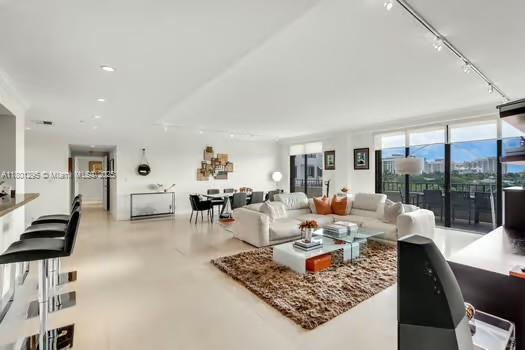 151 Crandon Blvd # 525