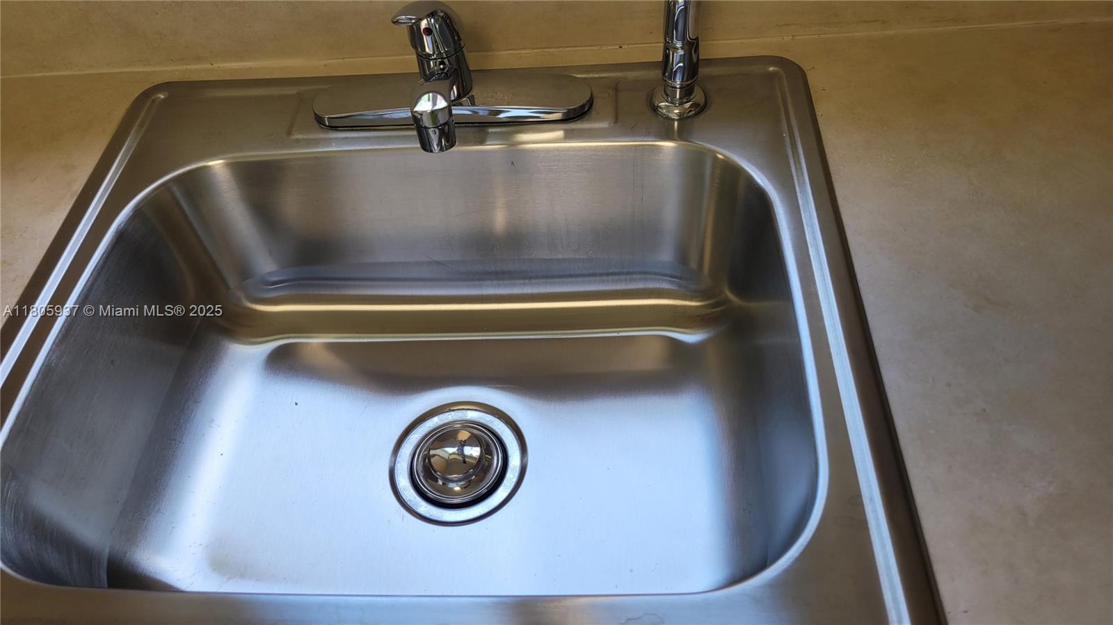 2921 SE 13th Ave # 48 Unit: 106-48