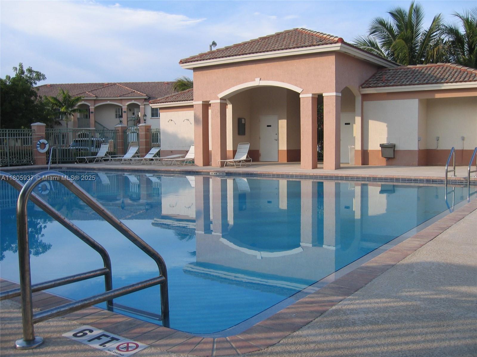 2921 SE 13th Ave # 48 Unit: 106-48