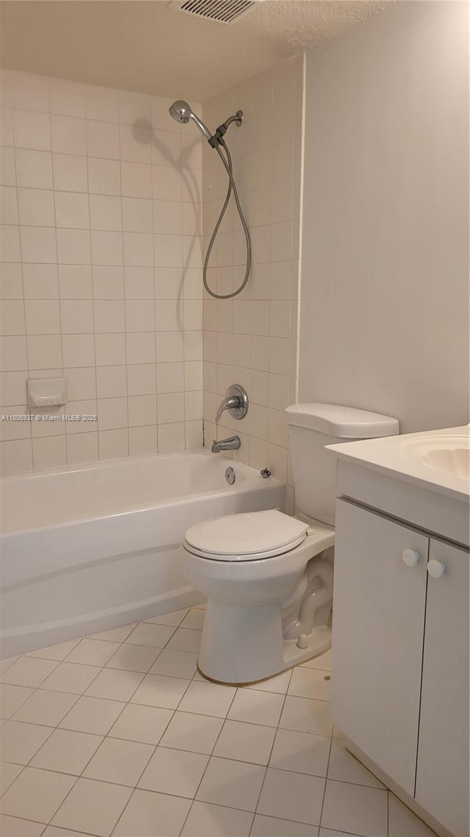 2921 SE 13th Ave # 48 Unit: 106-48