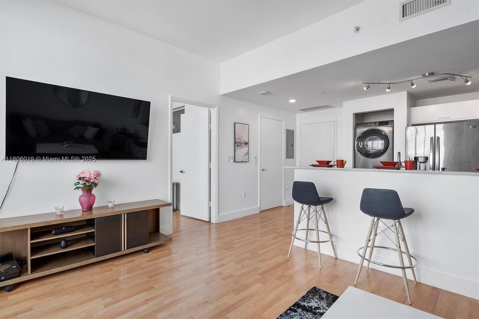 350 NE 24th St # 714