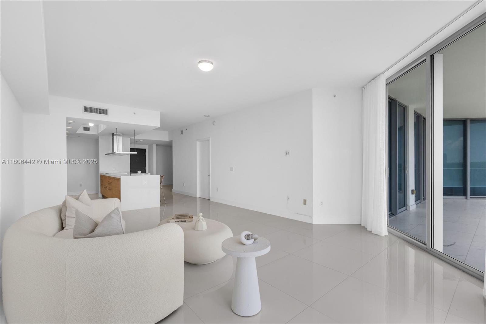 17111 BISCAYNE BL # 506