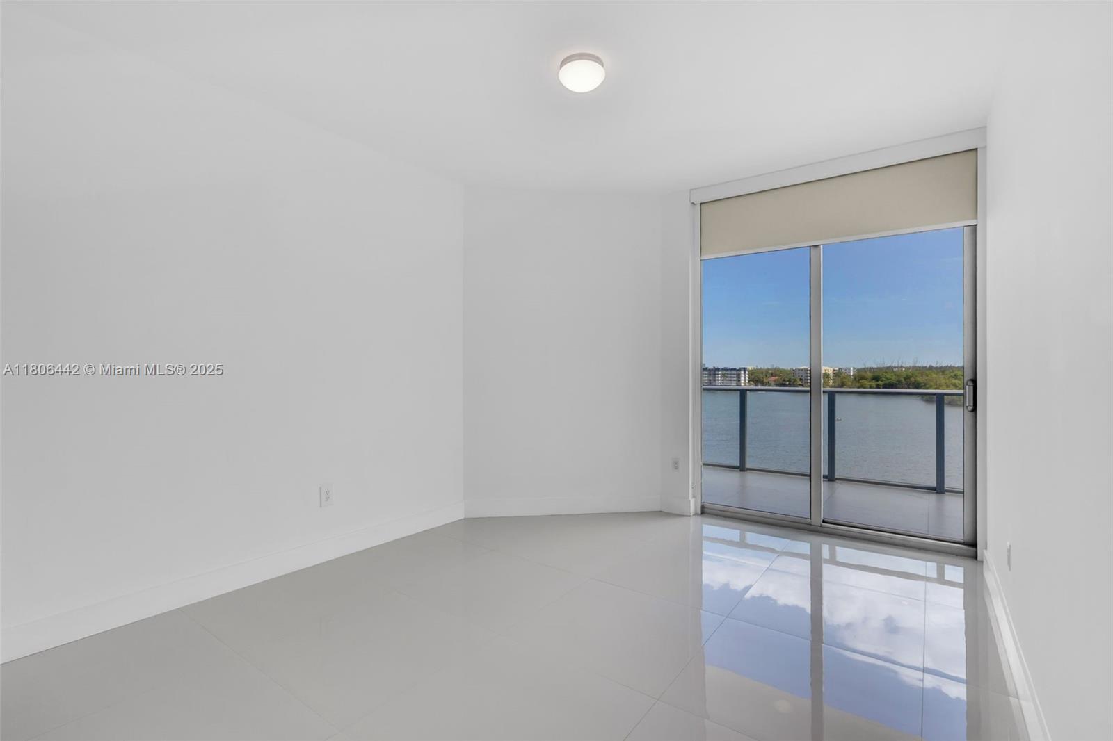 17111 BISCAYNE BL # 506