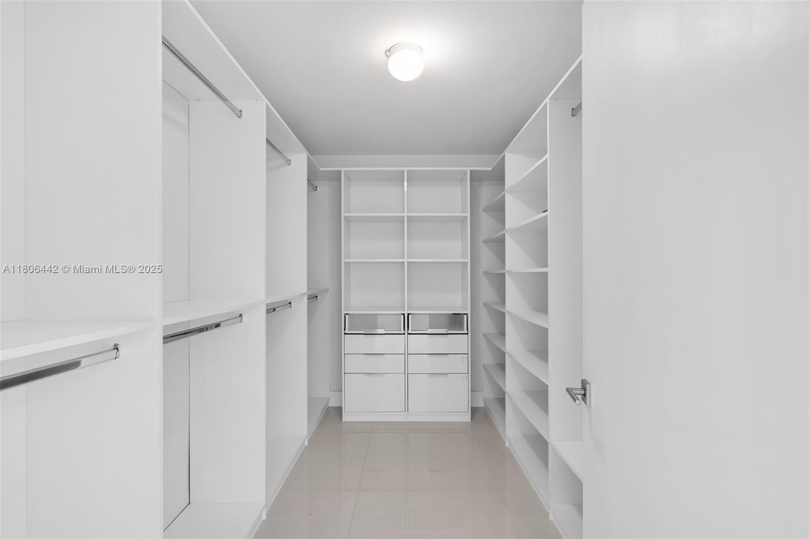 17111 BISCAYNE BL # 506