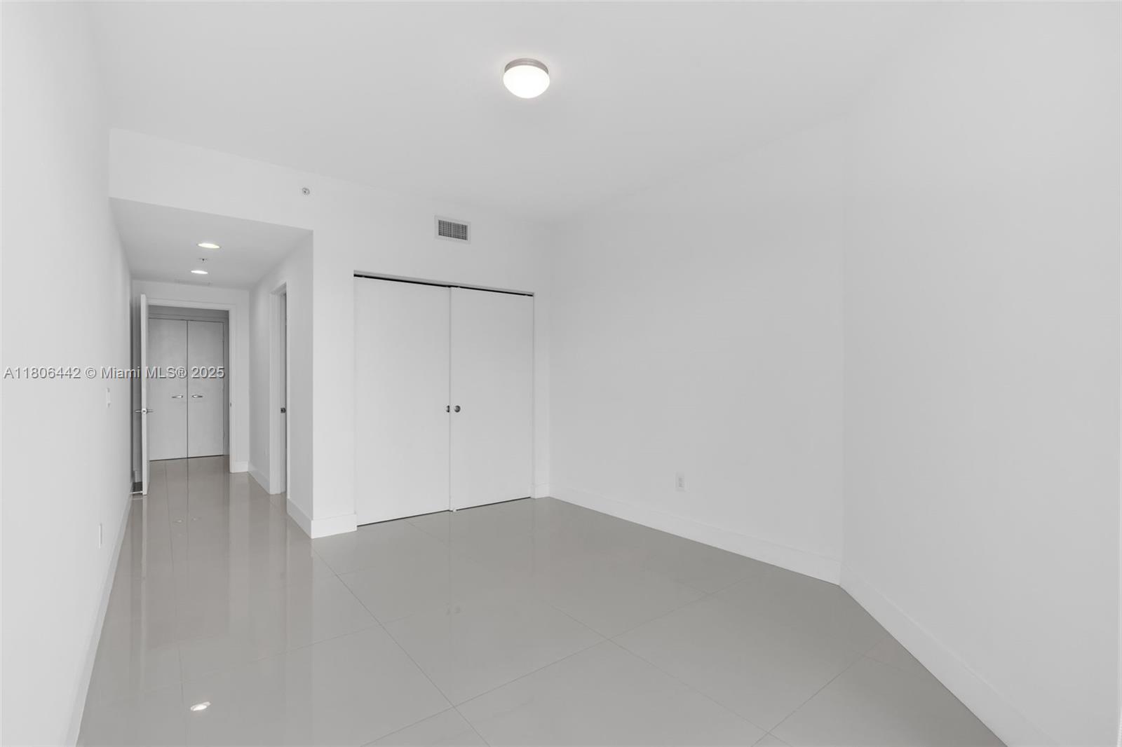17111 BISCAYNE BL # 506