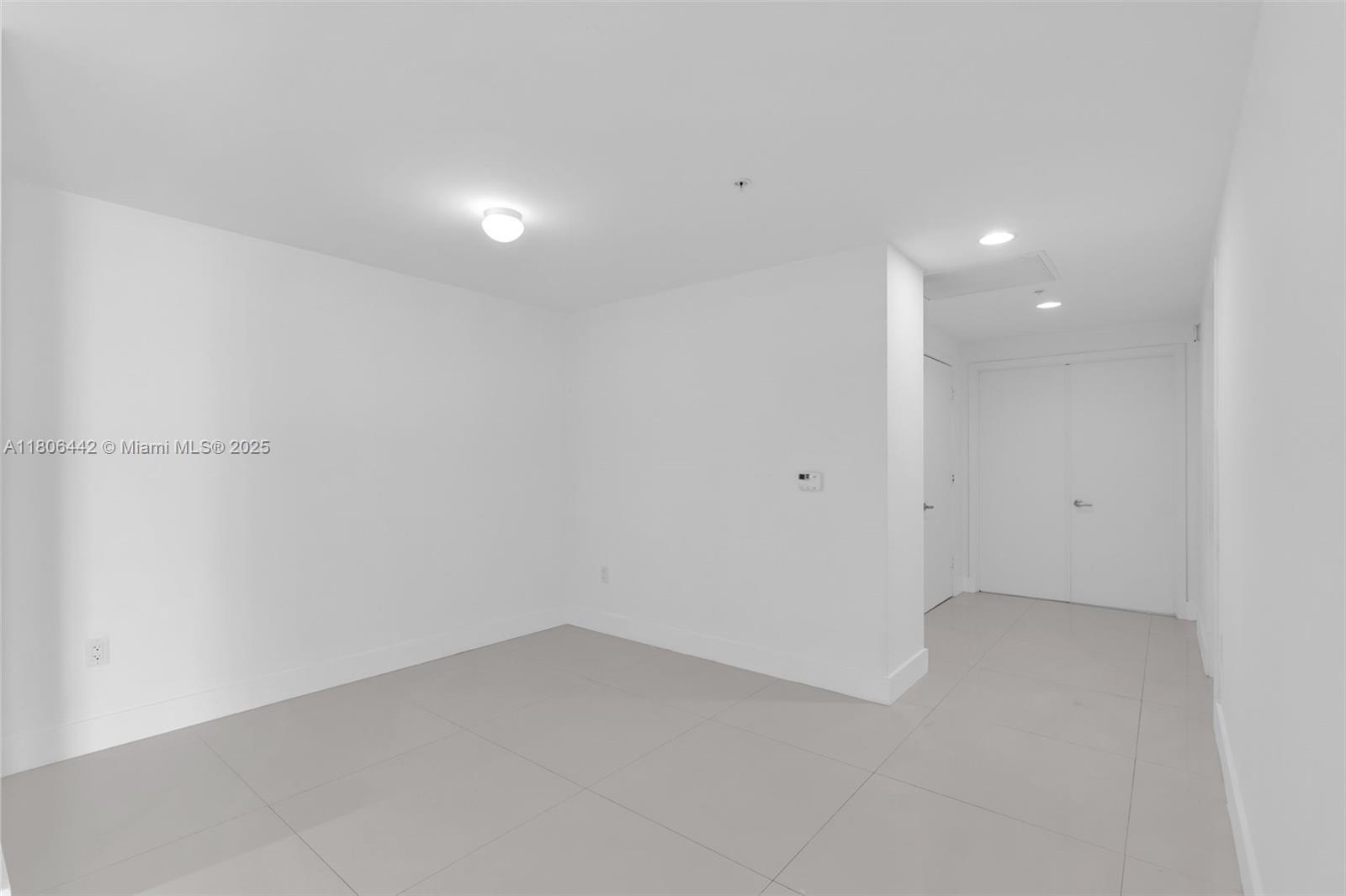 17111 BISCAYNE BL # 506