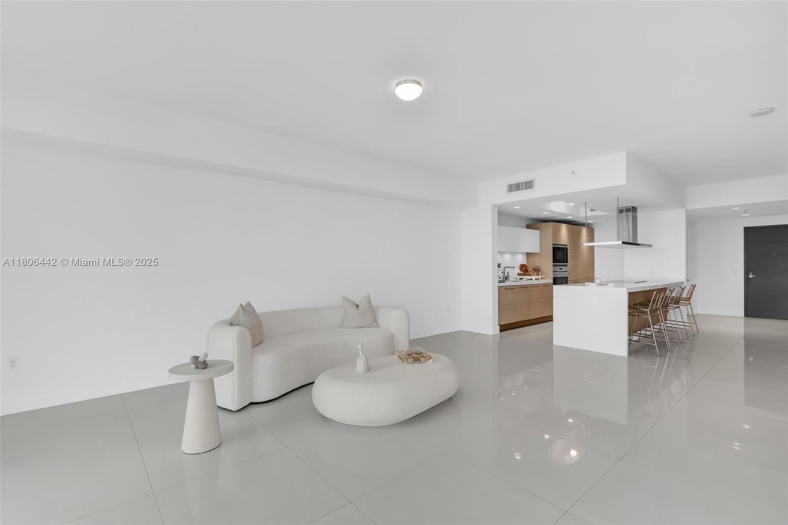 17111 BISCAYNE BL # 506