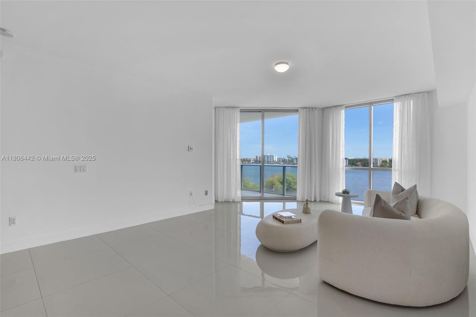 17111 BISCAYNE BL # 506