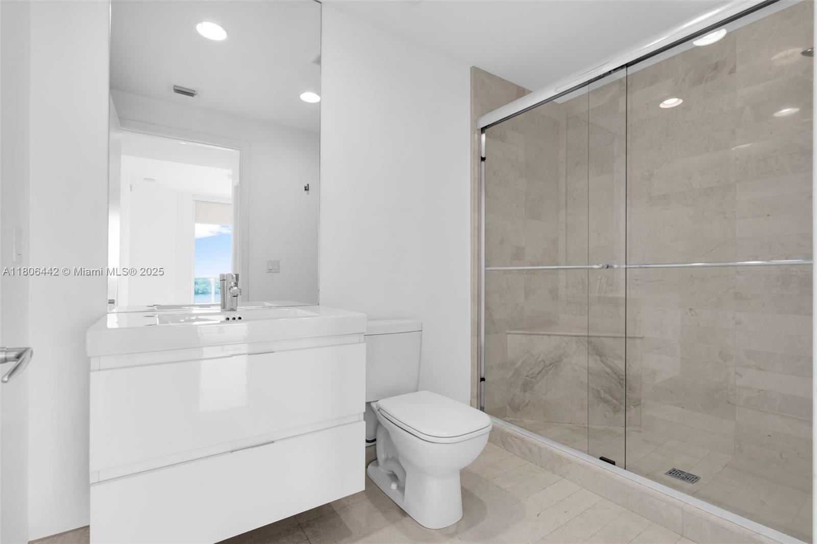 17111 BISCAYNE BL # 506