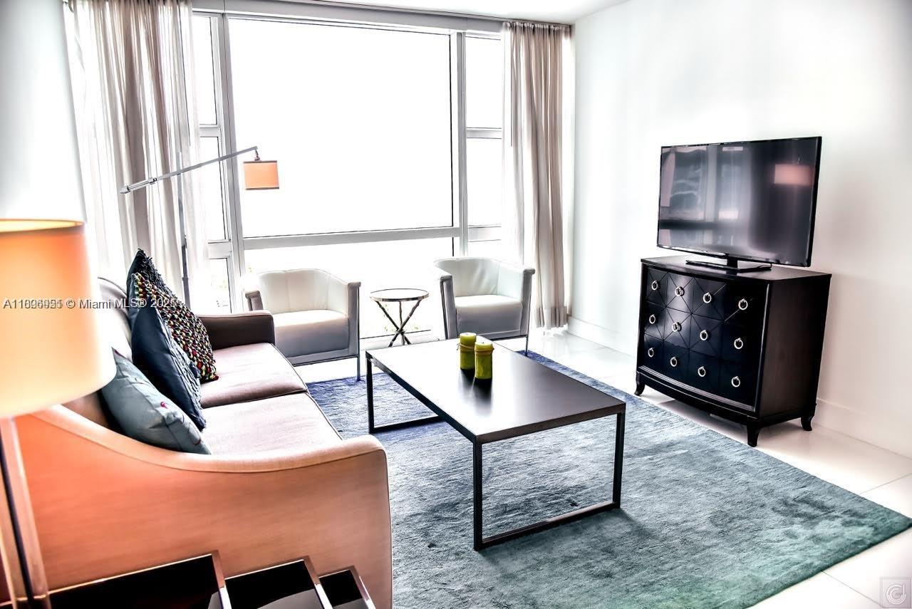 6801 Collins Ave # C1115