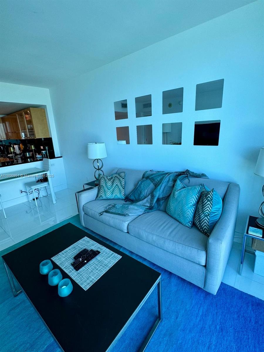 6801 Collins Ave # C1115