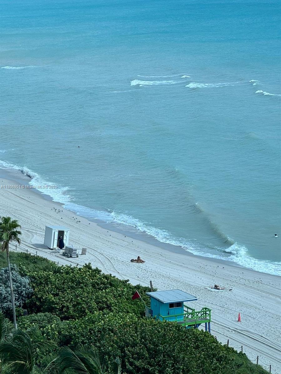 6801 Collins Ave # C1115