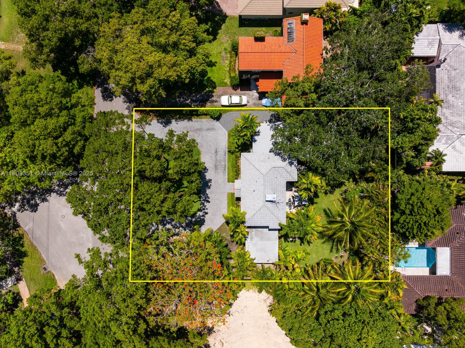 3245 Riviera Dr