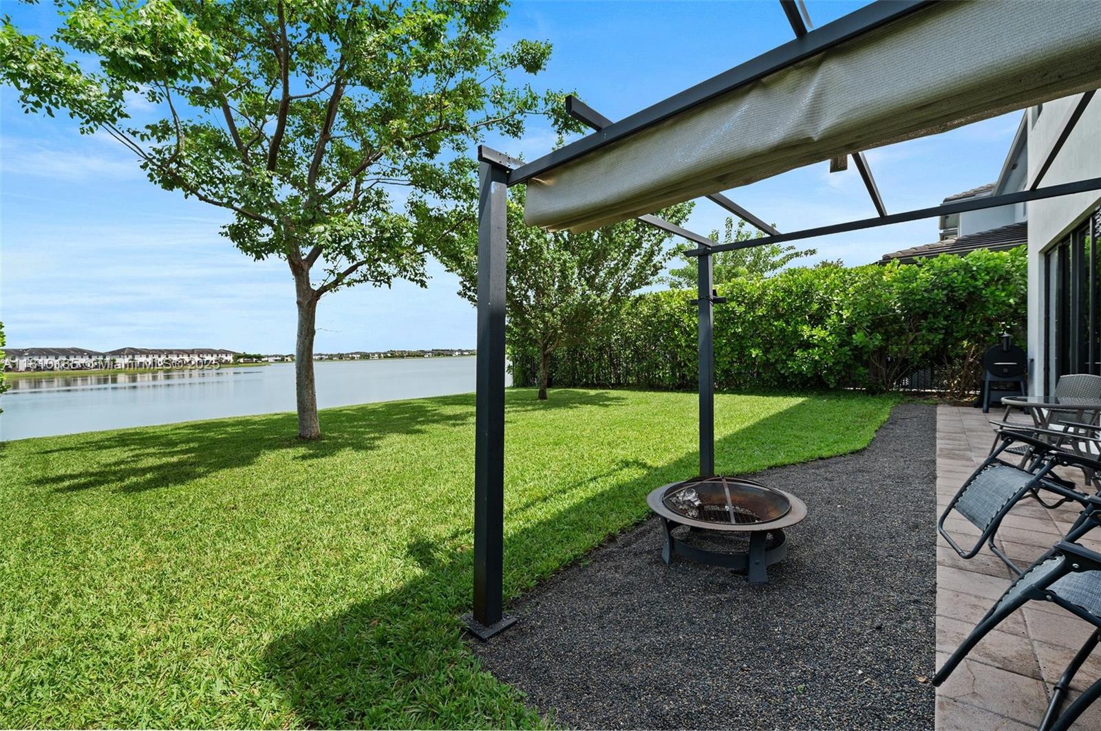 9145 NW 154th Ter