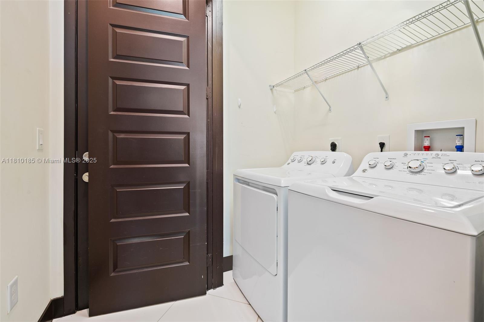 9145 NW 154th Ter