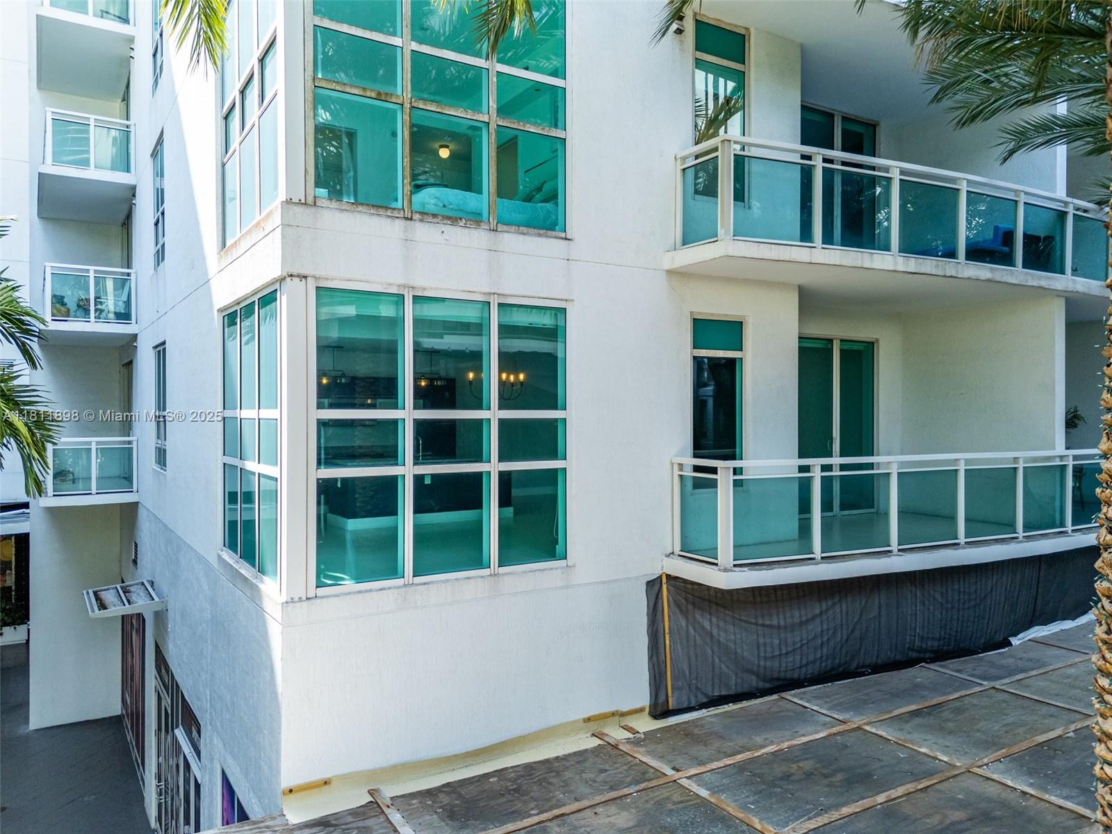 950 Brickell Bay Dr # 200