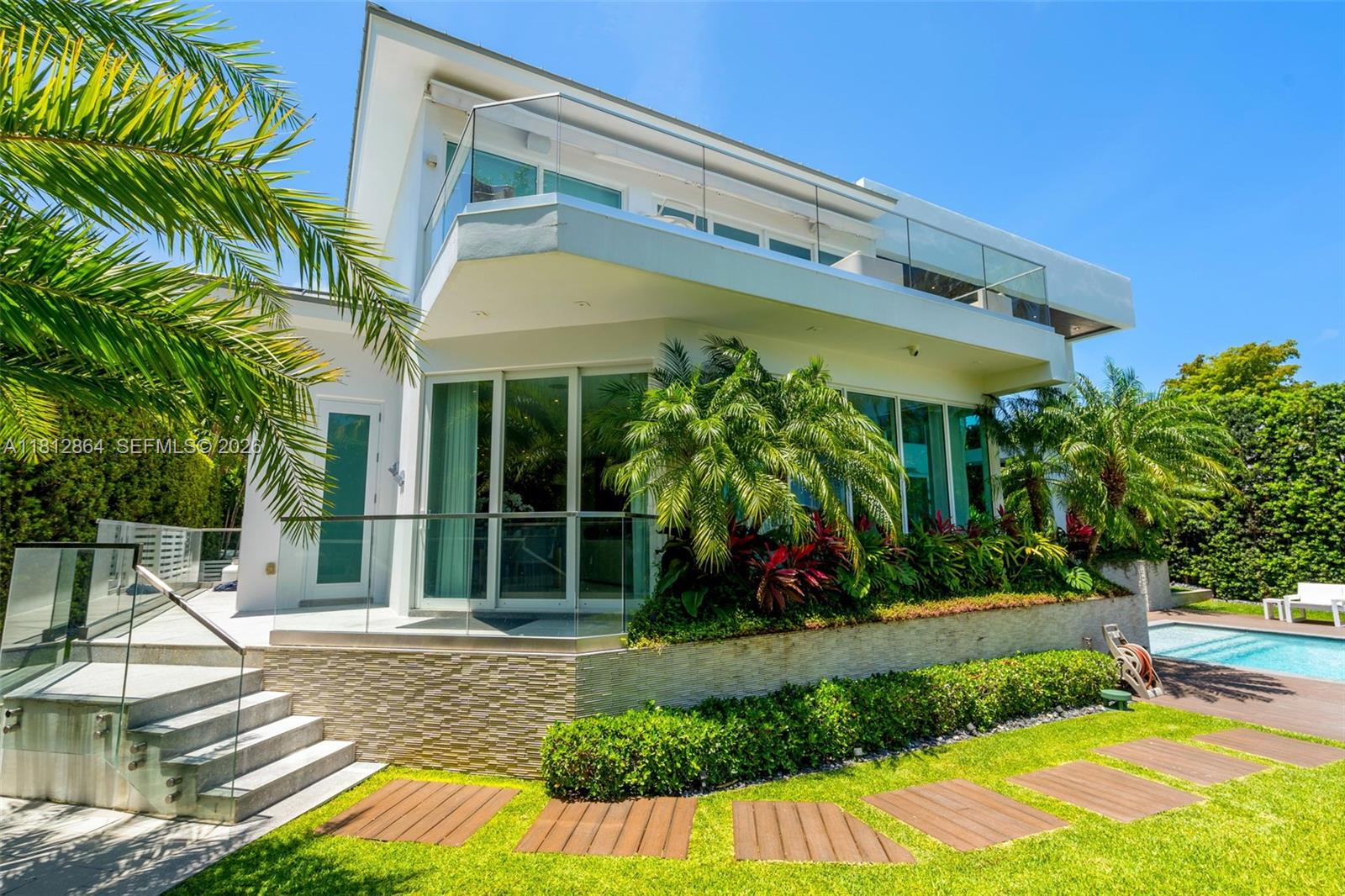 420 Island Dr