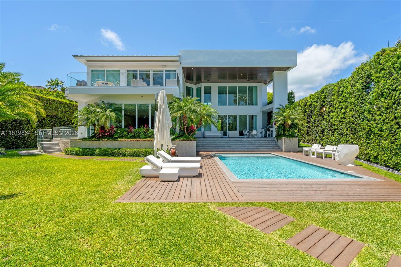 420 Island Dr