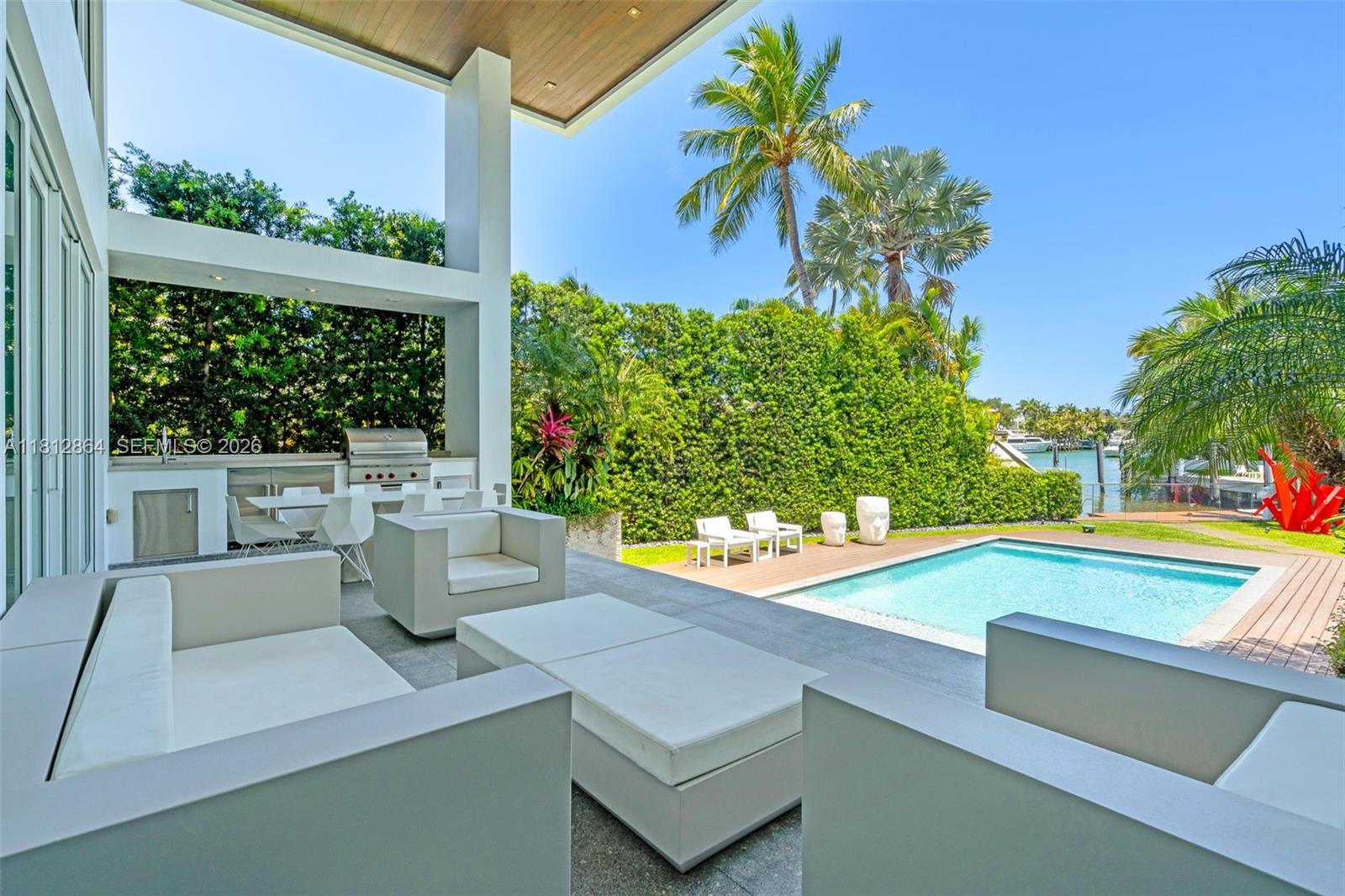 420 Island Dr