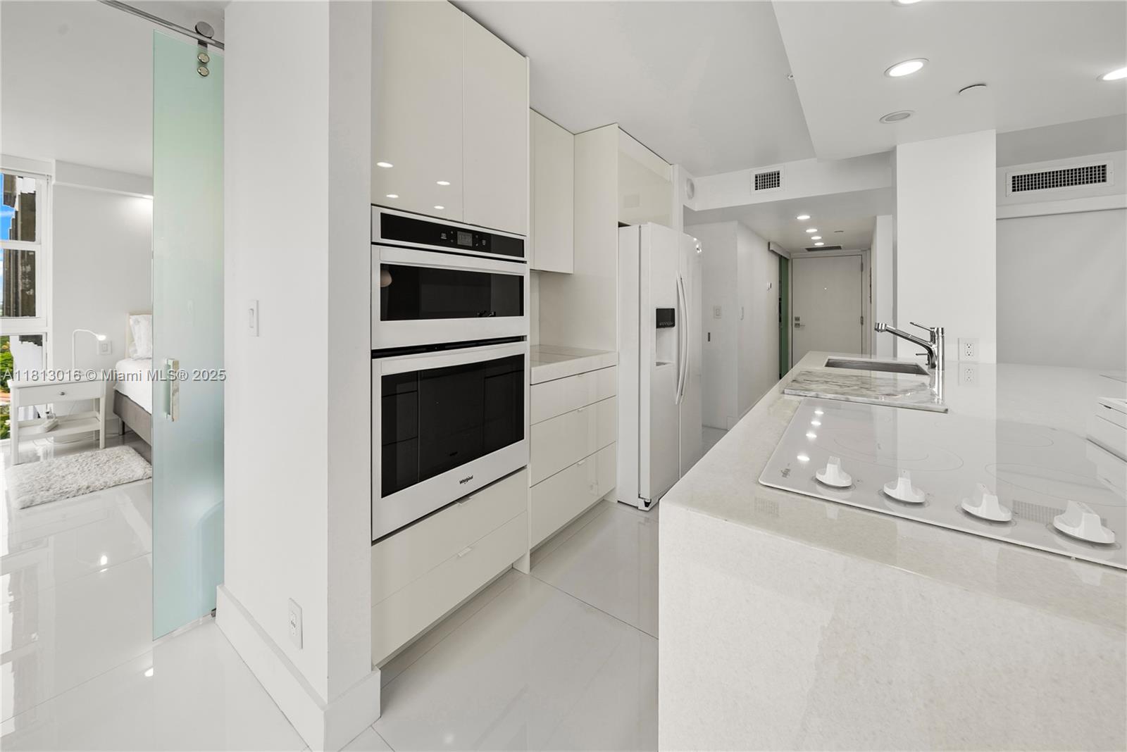2555 Collins Ave # 1714