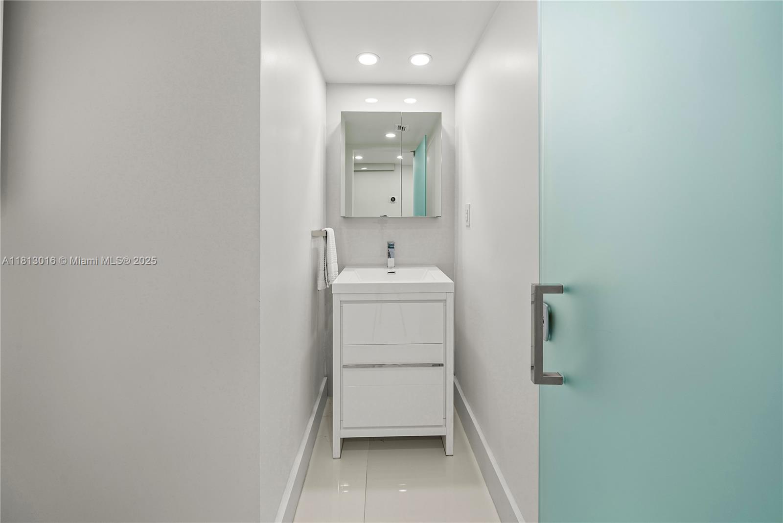 2555 Collins Ave # 1714