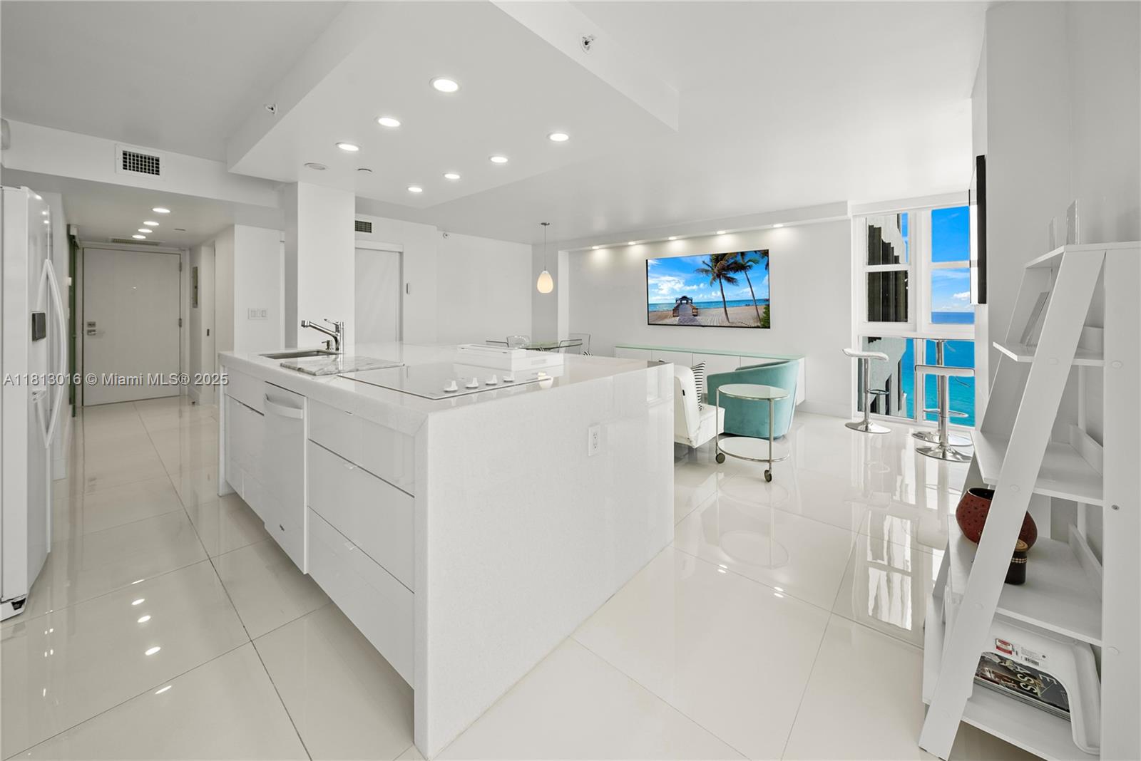 2555 Collins Ave # 1714