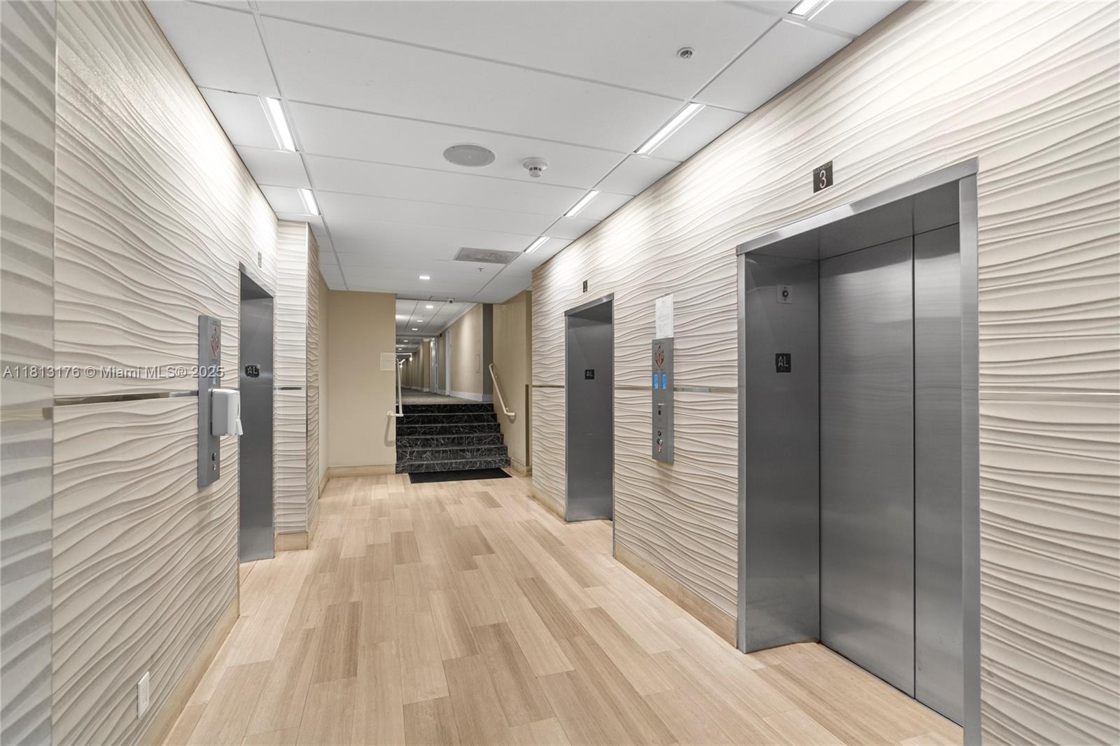 19390 Collins Ave # 502