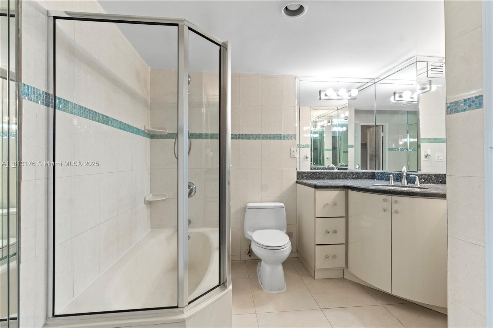 19390 Collins Ave # 502