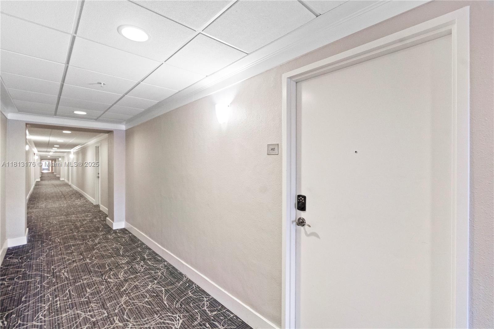 19390 Collins Ave # 502