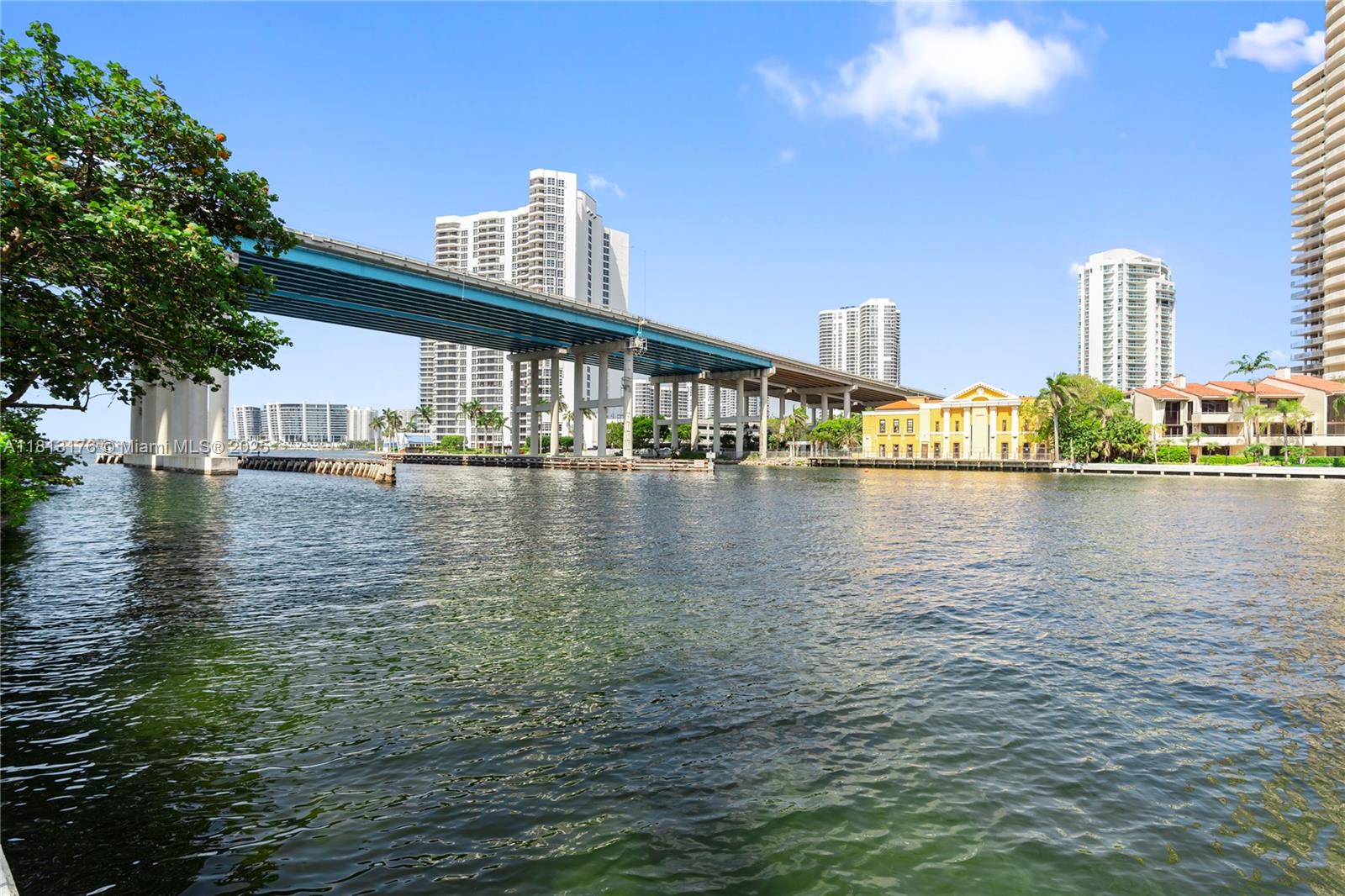 19390 Collins Ave # 502