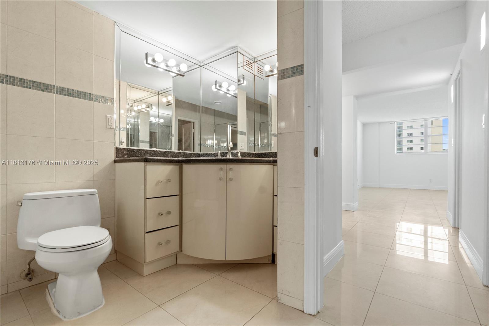 19390 Collins Ave # 502