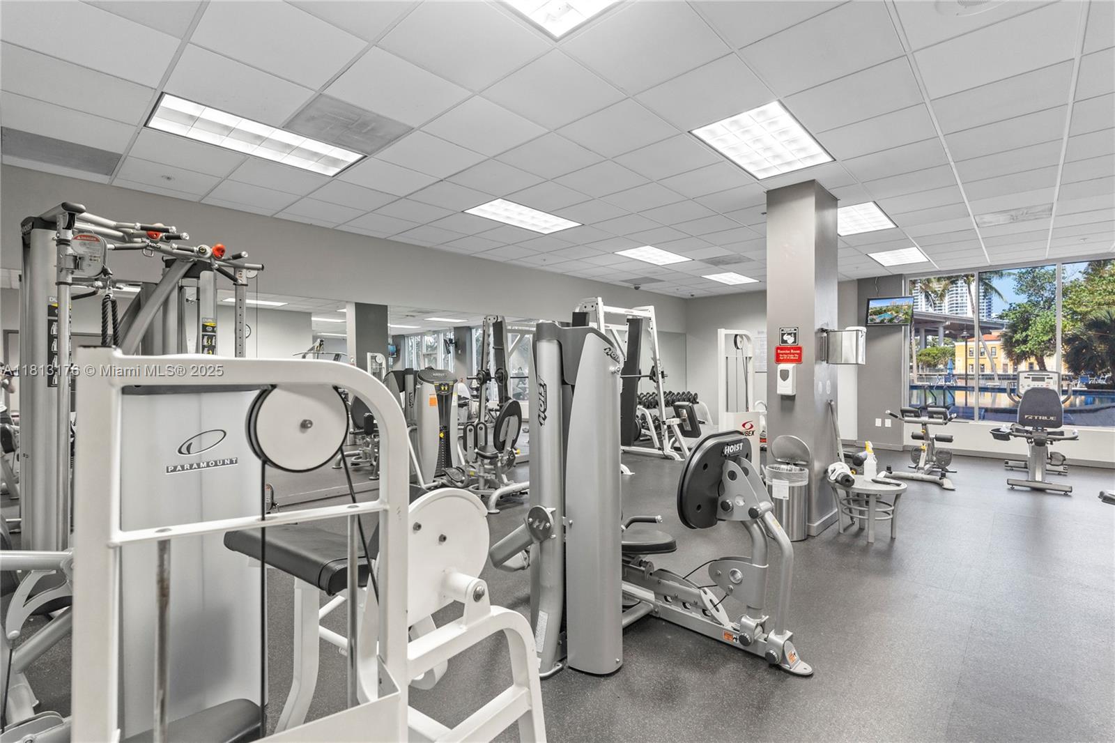 19390 Collins Ave # 502