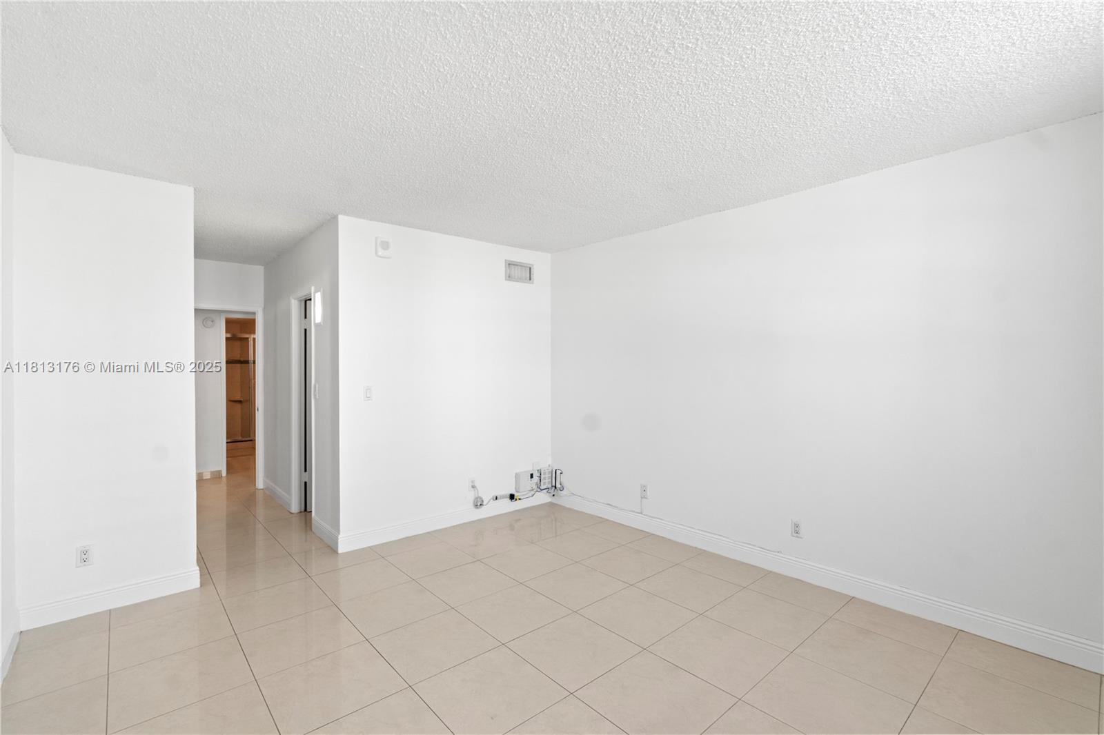 19390 Collins Ave # 502