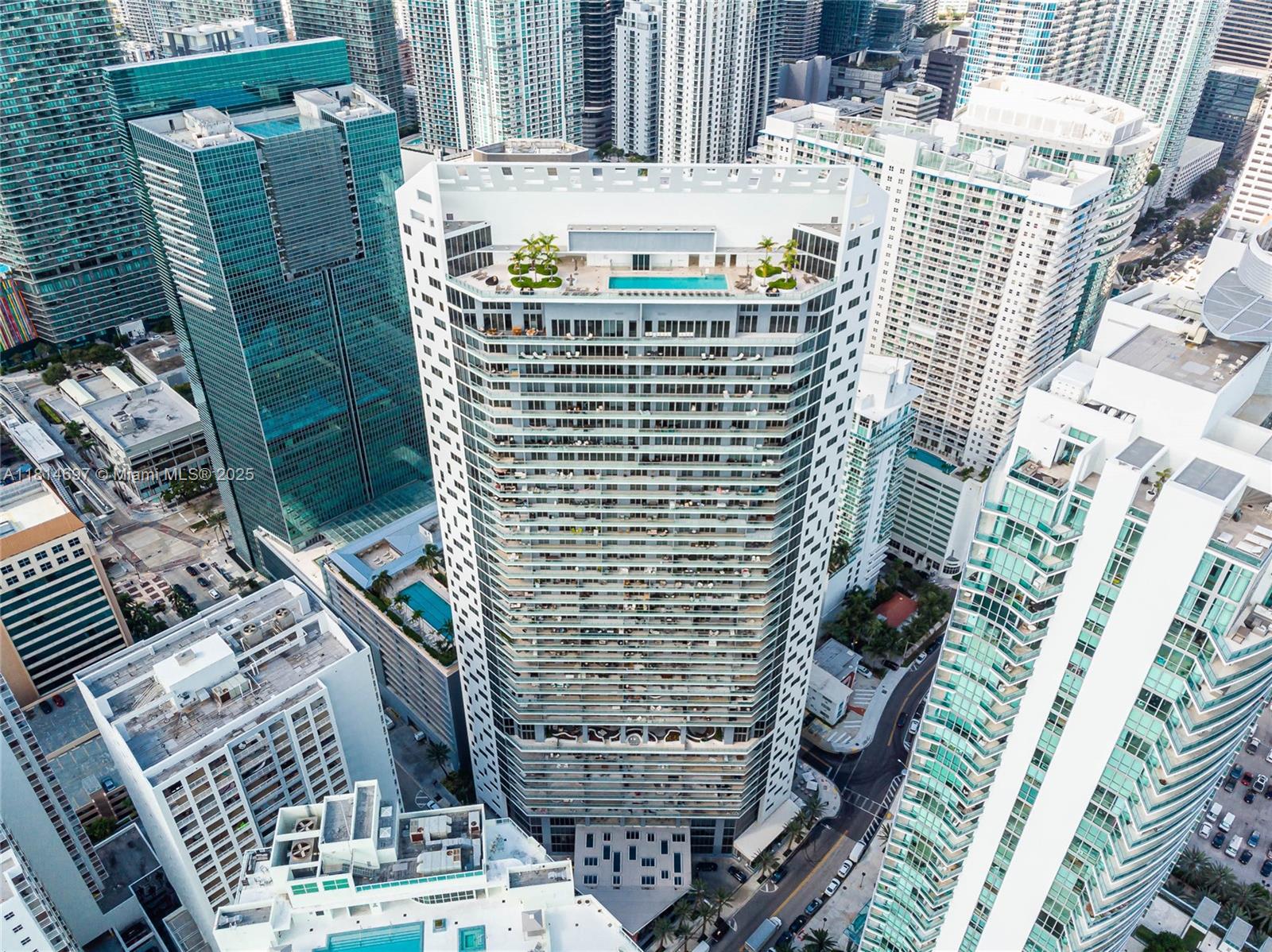 1300 Brickell Bay Dr # 2904