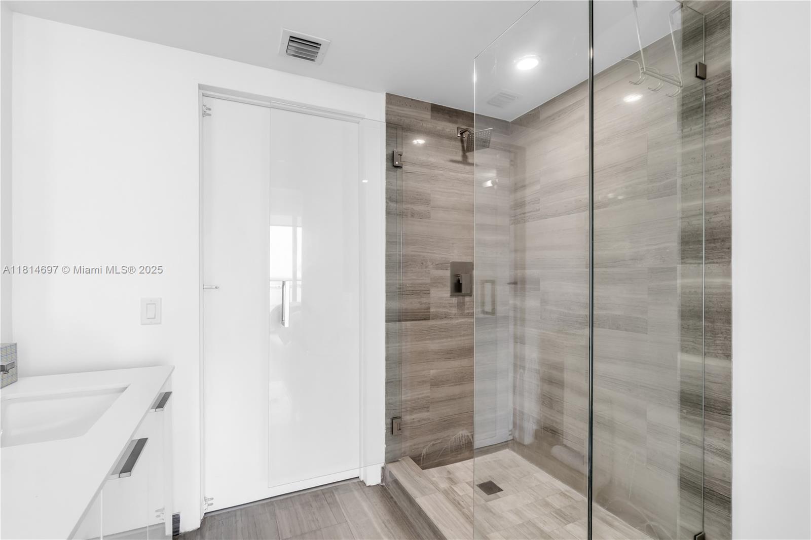 1300 Brickell Bay Dr # 2904