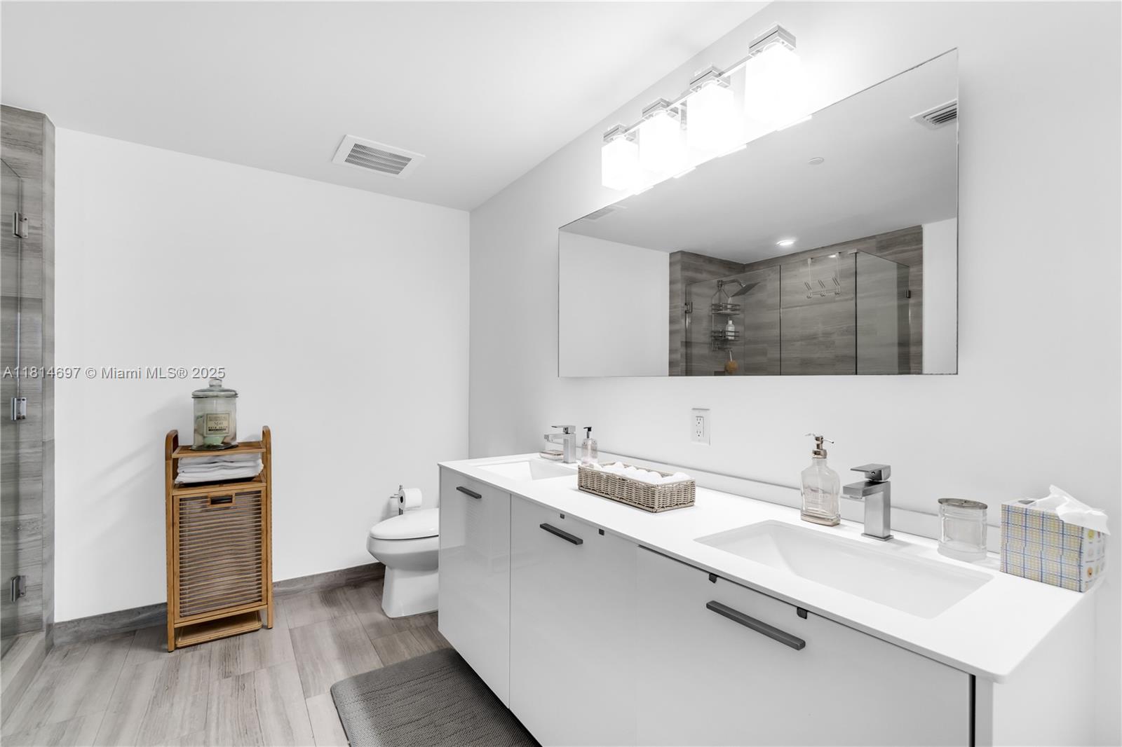 1300 Brickell Bay Dr # 2904