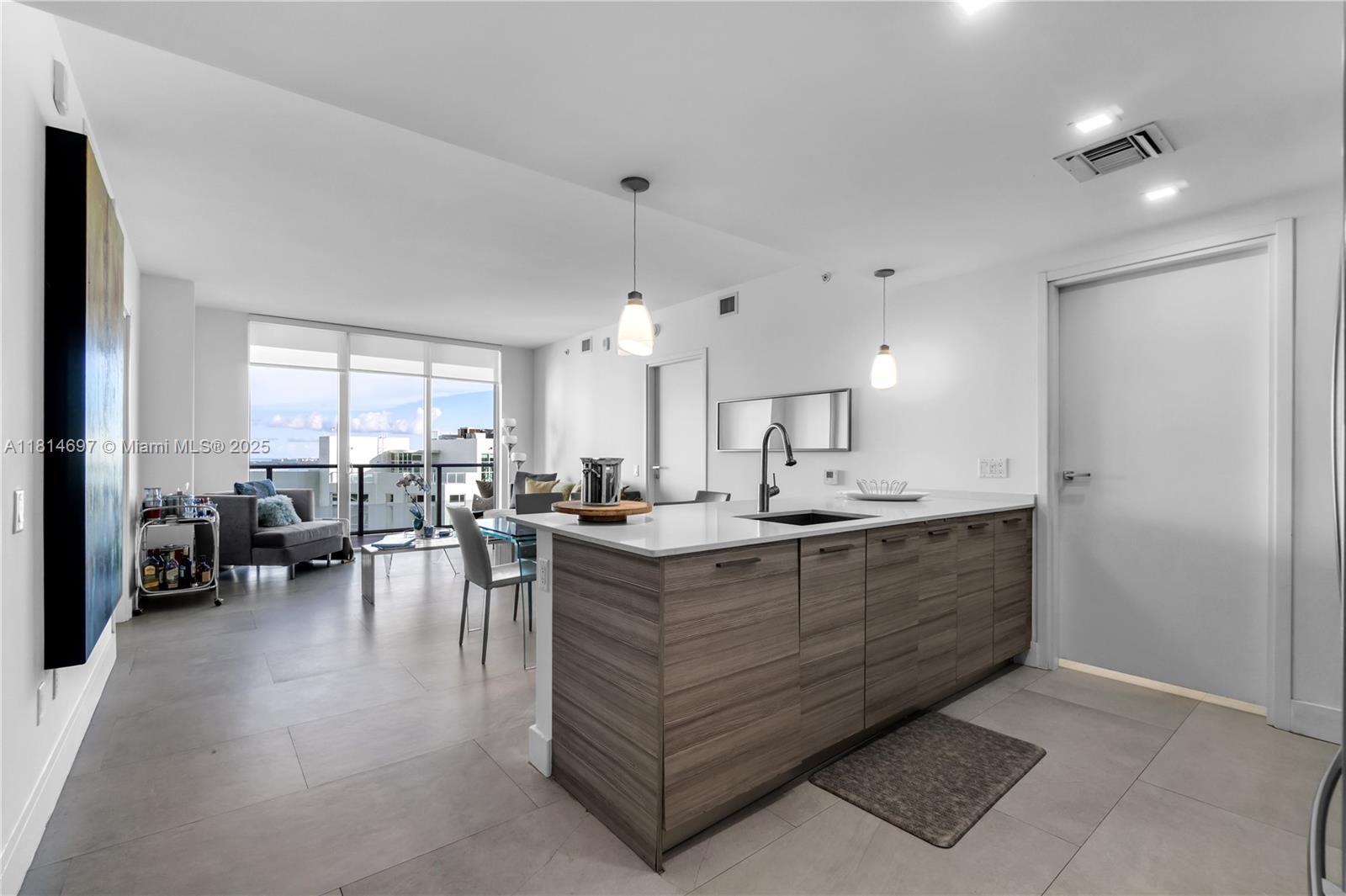 1300 Brickell Bay Dr # 2904