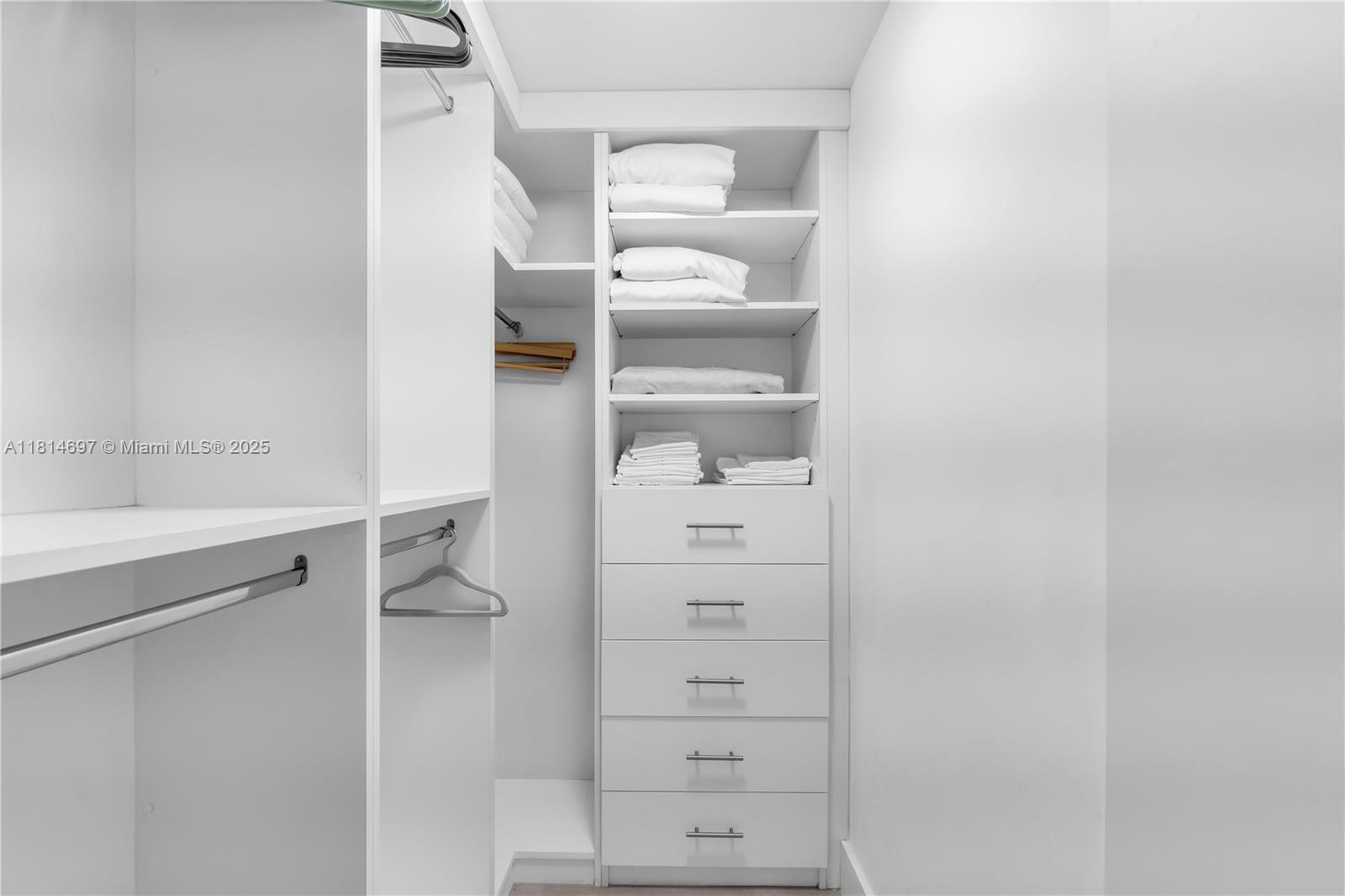 1300 Brickell Bay Dr # 2904