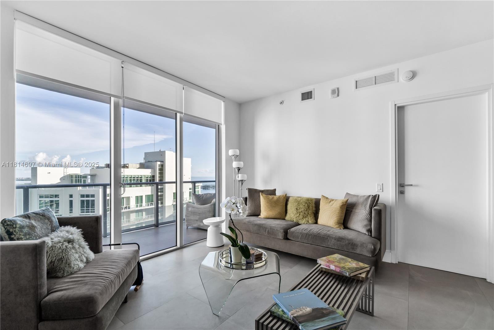 1300 Brickell Bay Dr # 2904