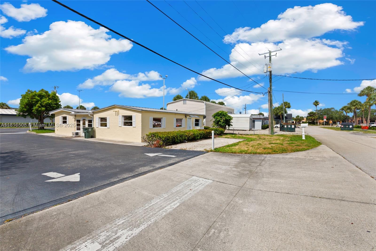 2402 S US Highway 1