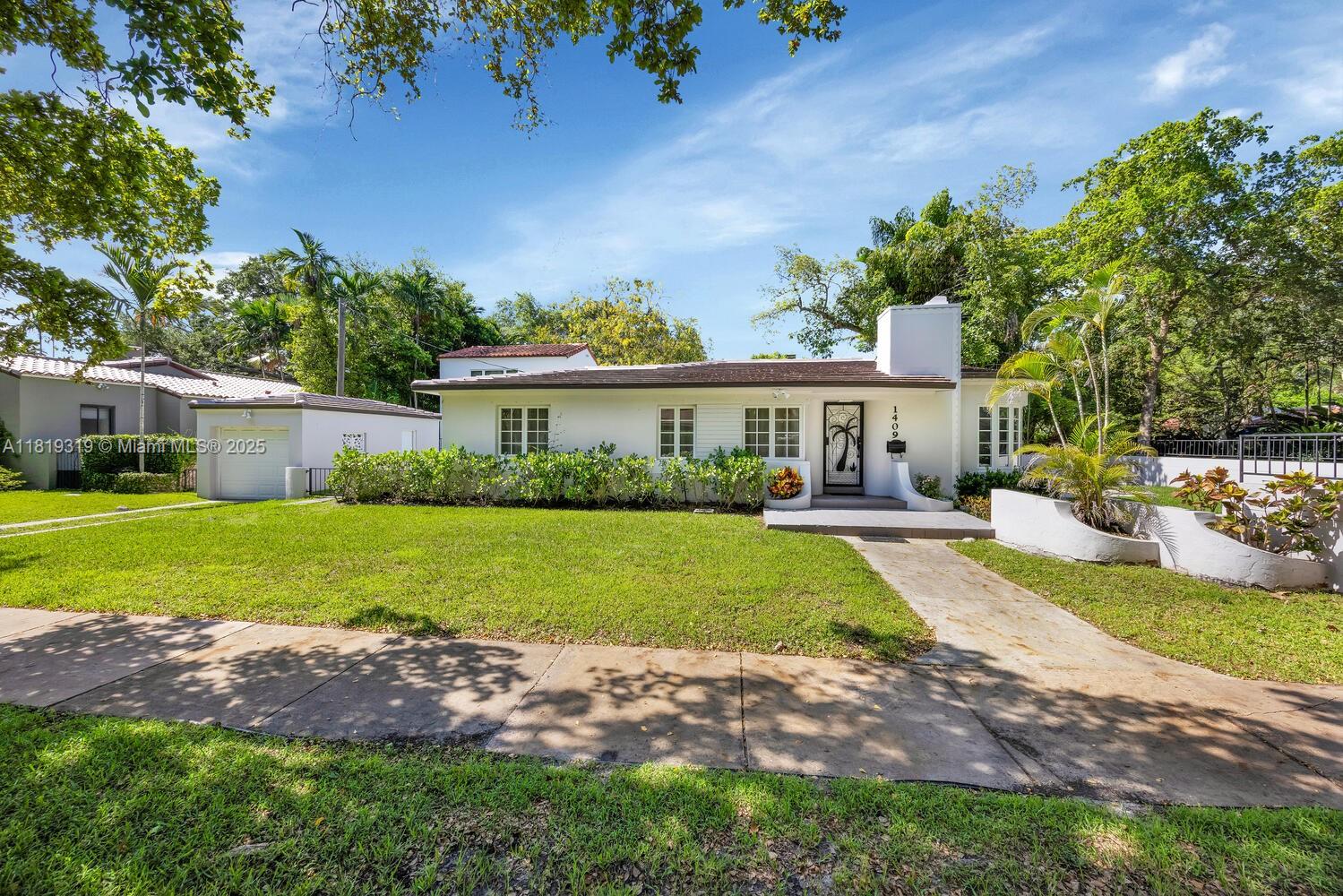 1409 Medina Ave