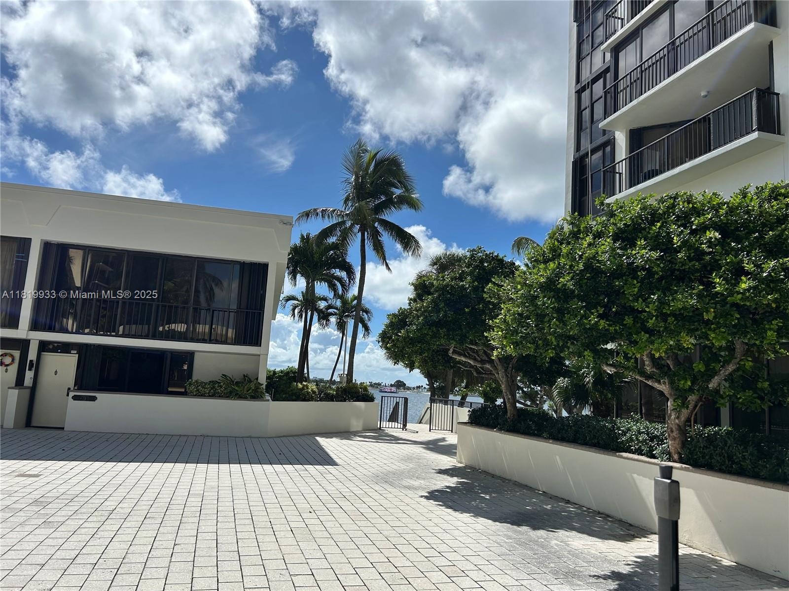 1915 BRICKELL AV # 1106C