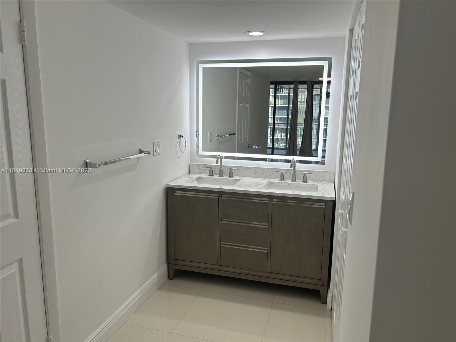 1915 BRICKELL AV # 1106C