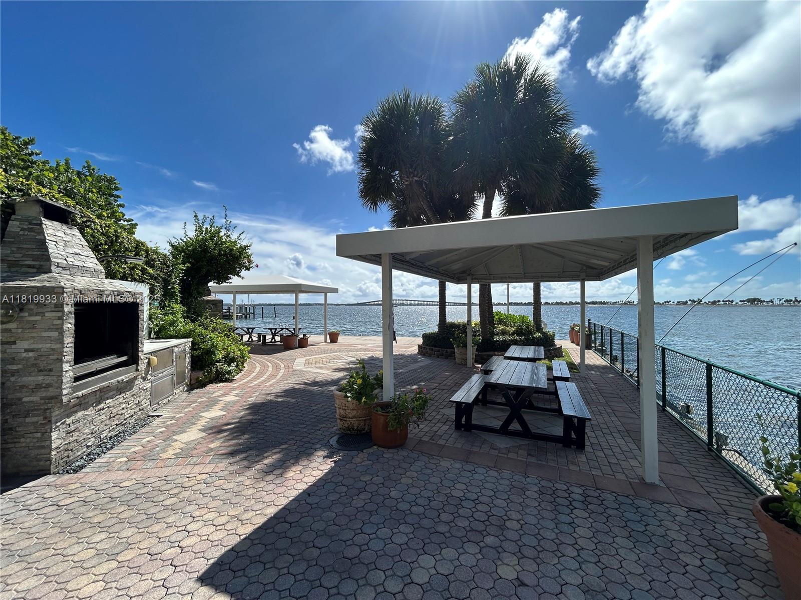 1915 BRICKELL AV # 1106C