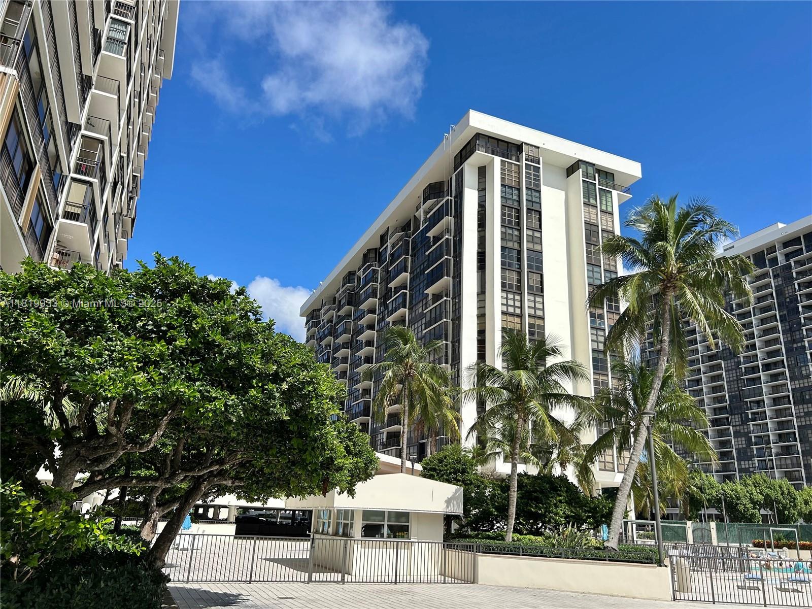 1915 BRICKELL AV # 1106C