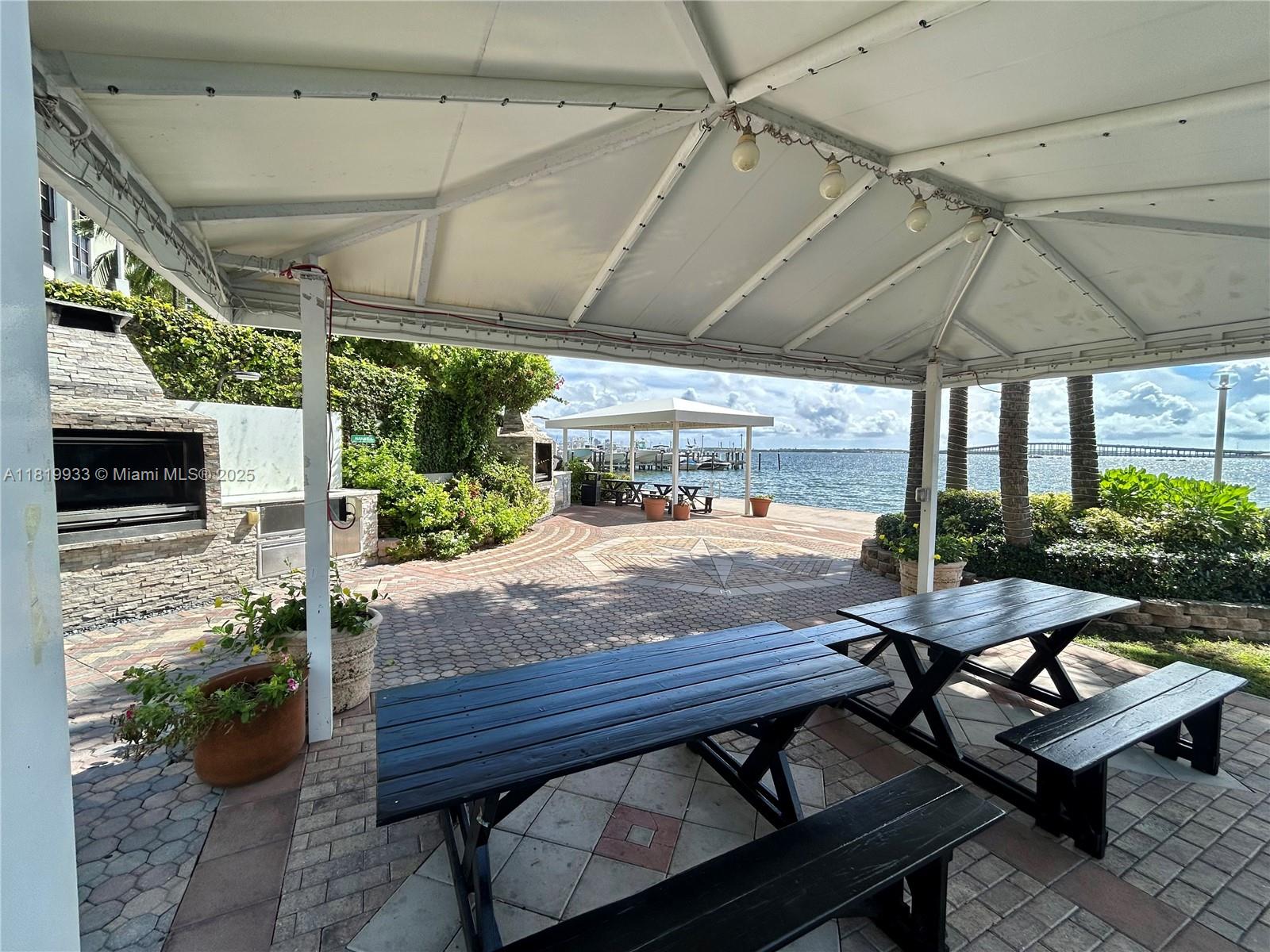 1915 BRICKELL AV # 1106C