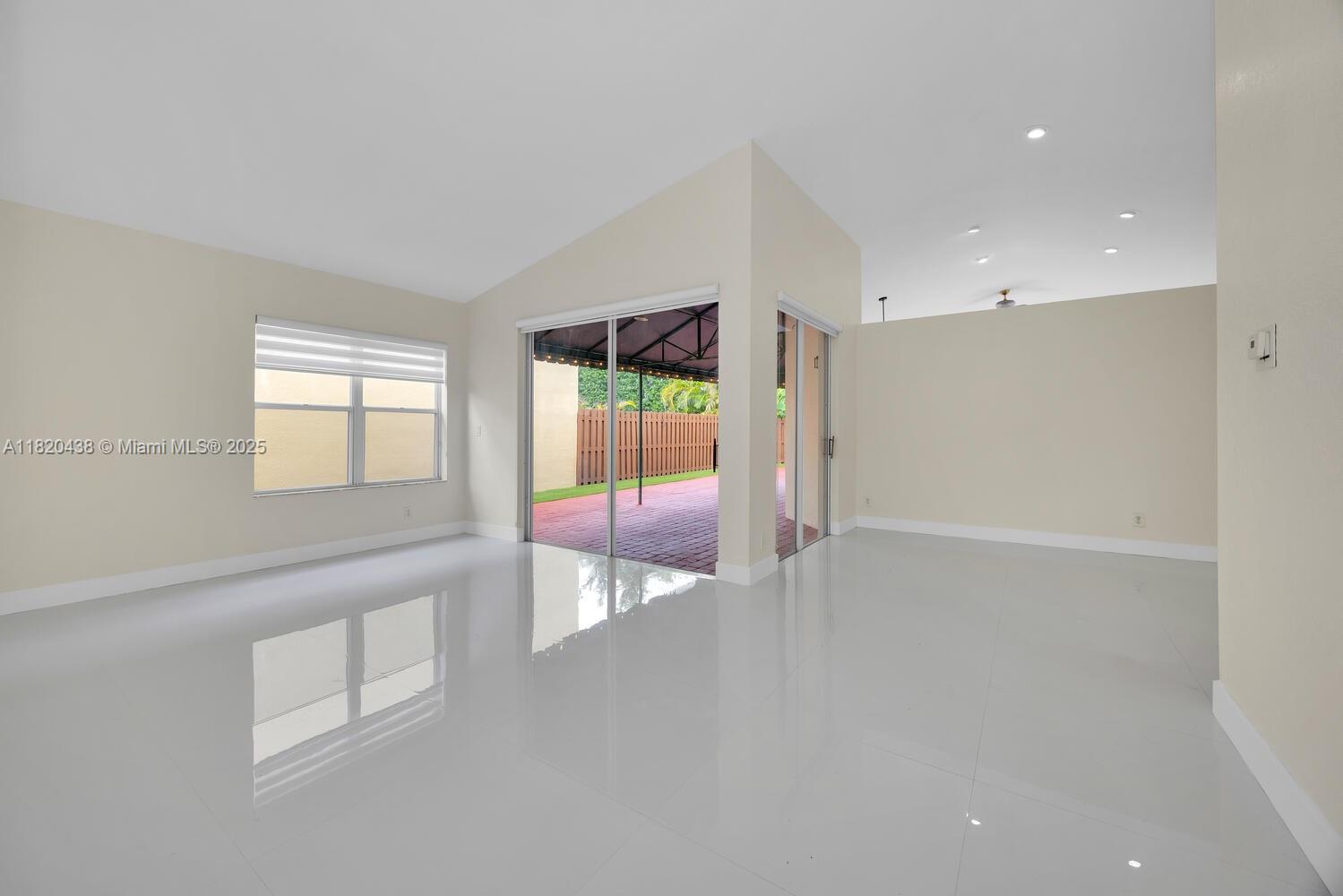 9785 NW 29th Ter