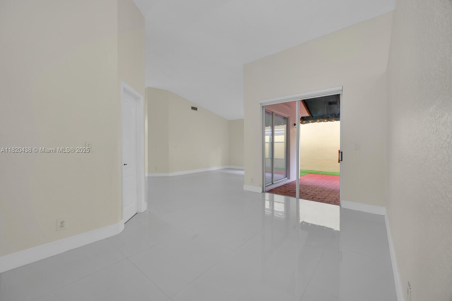 9785 NW 29th Ter