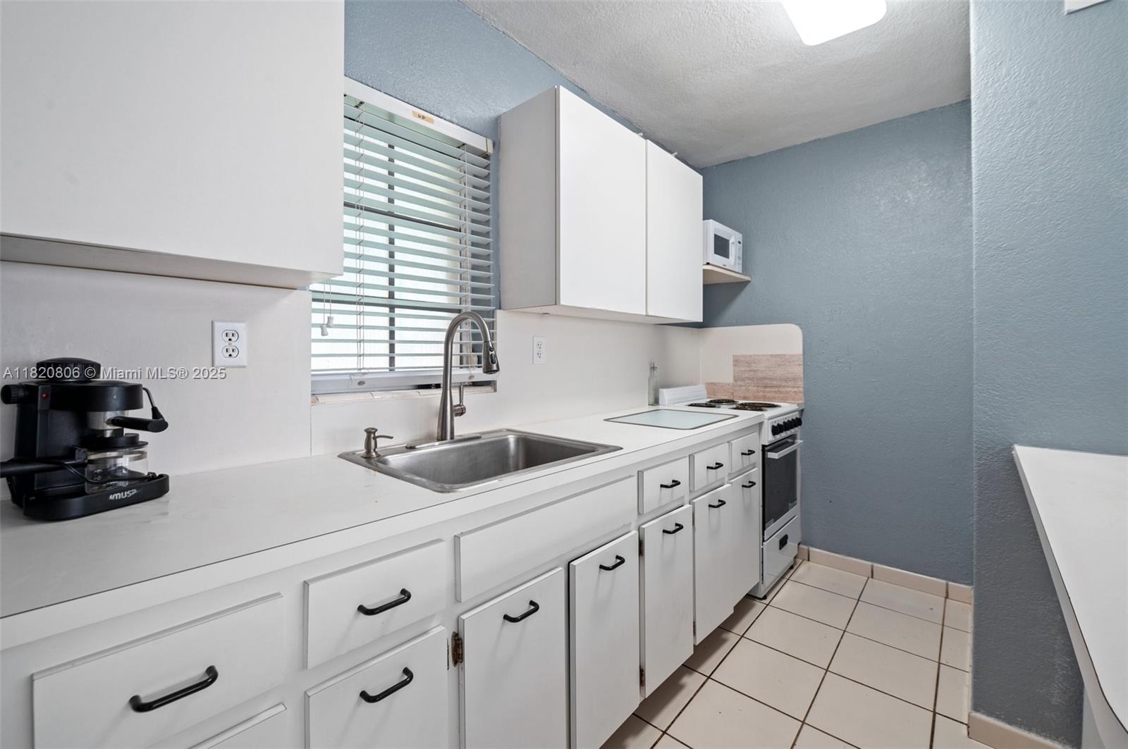 590 SW 62nd Ave